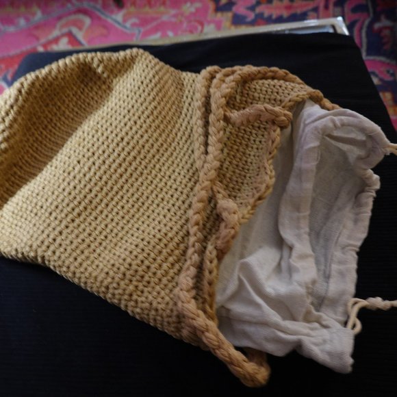 Crochet Bucket Shoulder Bag (NWT) - Picture 10 of 13